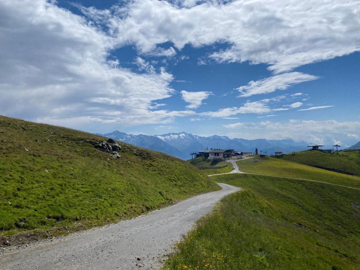 Penthaus Kitzebueheler Alpen Apartment นอยเคียร์เชน อัม โกรสเวเนดิเกอร์ ภายนอก รูปภาพ